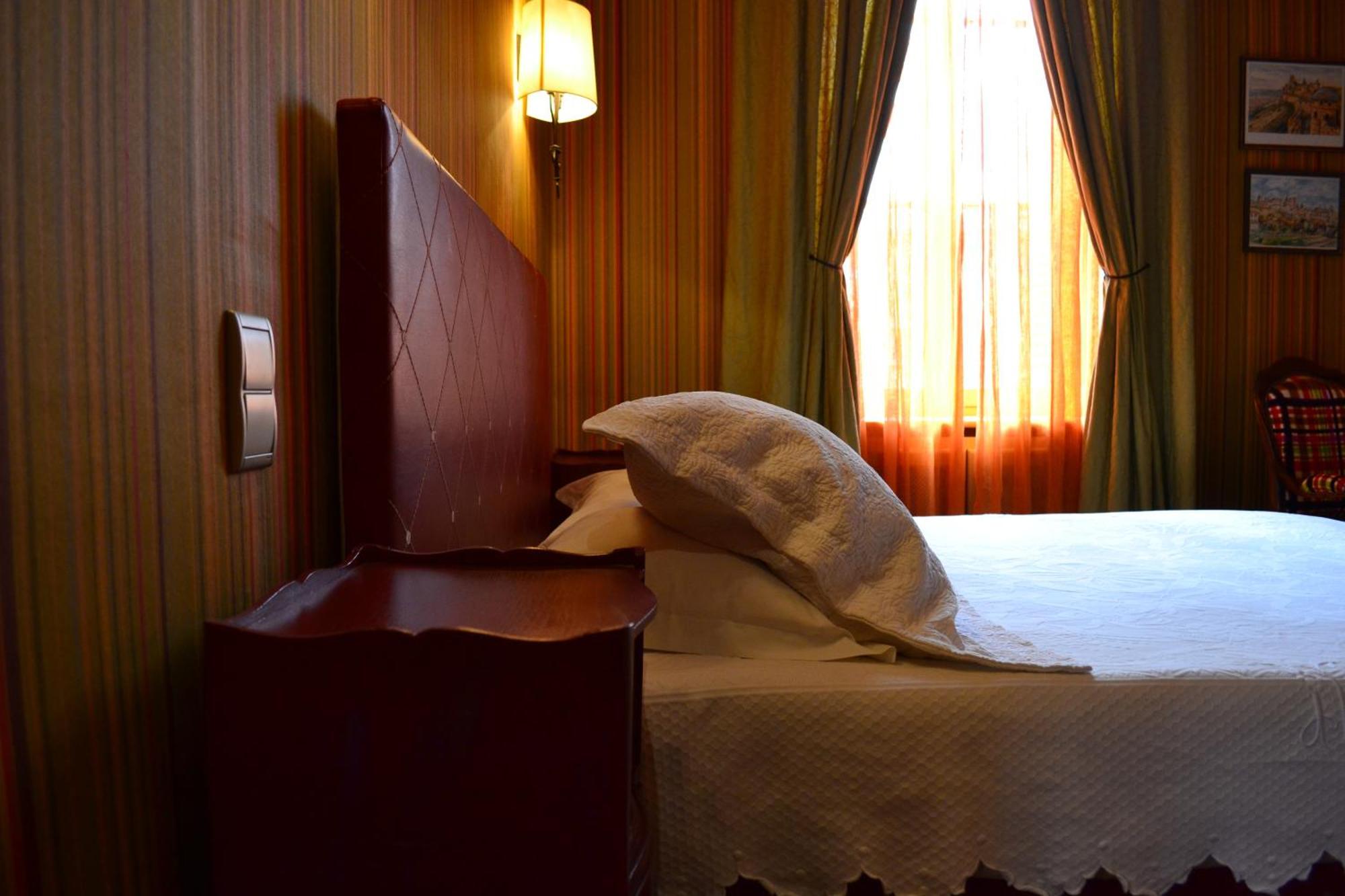 Demeure Saint Louis Historic Manor, City 700M, Parking,A C,Clim,Wifi, Heated Pool, City View Carcassonne Eksteriør billede